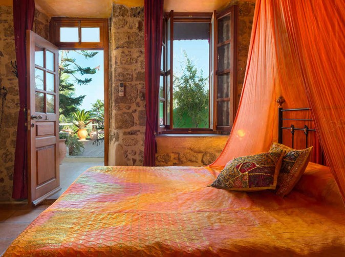 020_nikostakis_hotel_deluxe_double_room_medieval_01 - Schoene Aussichten Touristik.